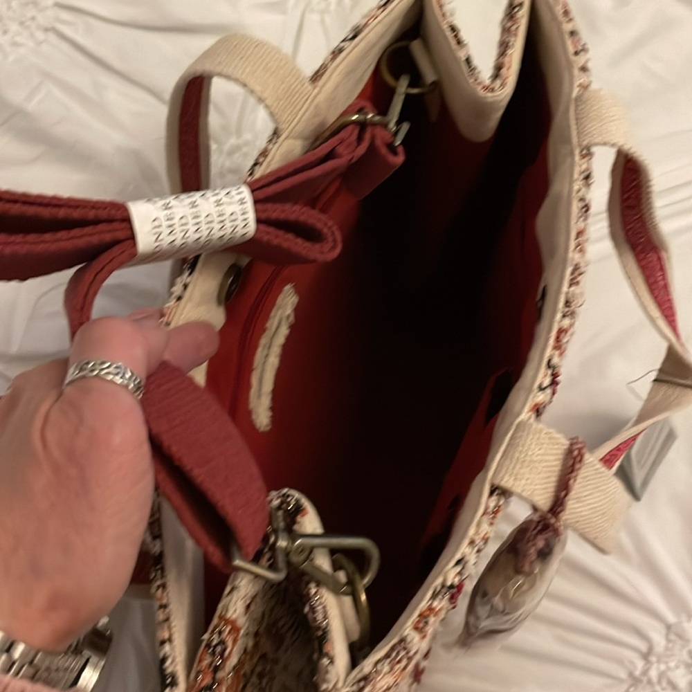 Woven Patterned Tote Bag in Beige & Burgundy - Picture 7 of 9